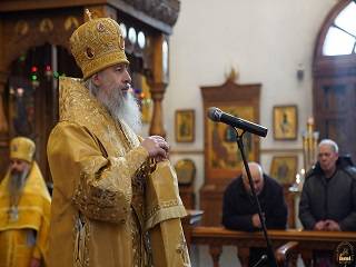 Святогорский митрополит УПЦ призвал просить помощи у Бога и помогать людям